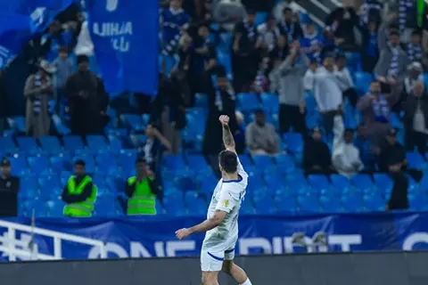 صراع القمة يشتعل.. الهلال يستغل تعثر اتحاد جدة في ليلة عودة ميتروفيتش (فيديو)